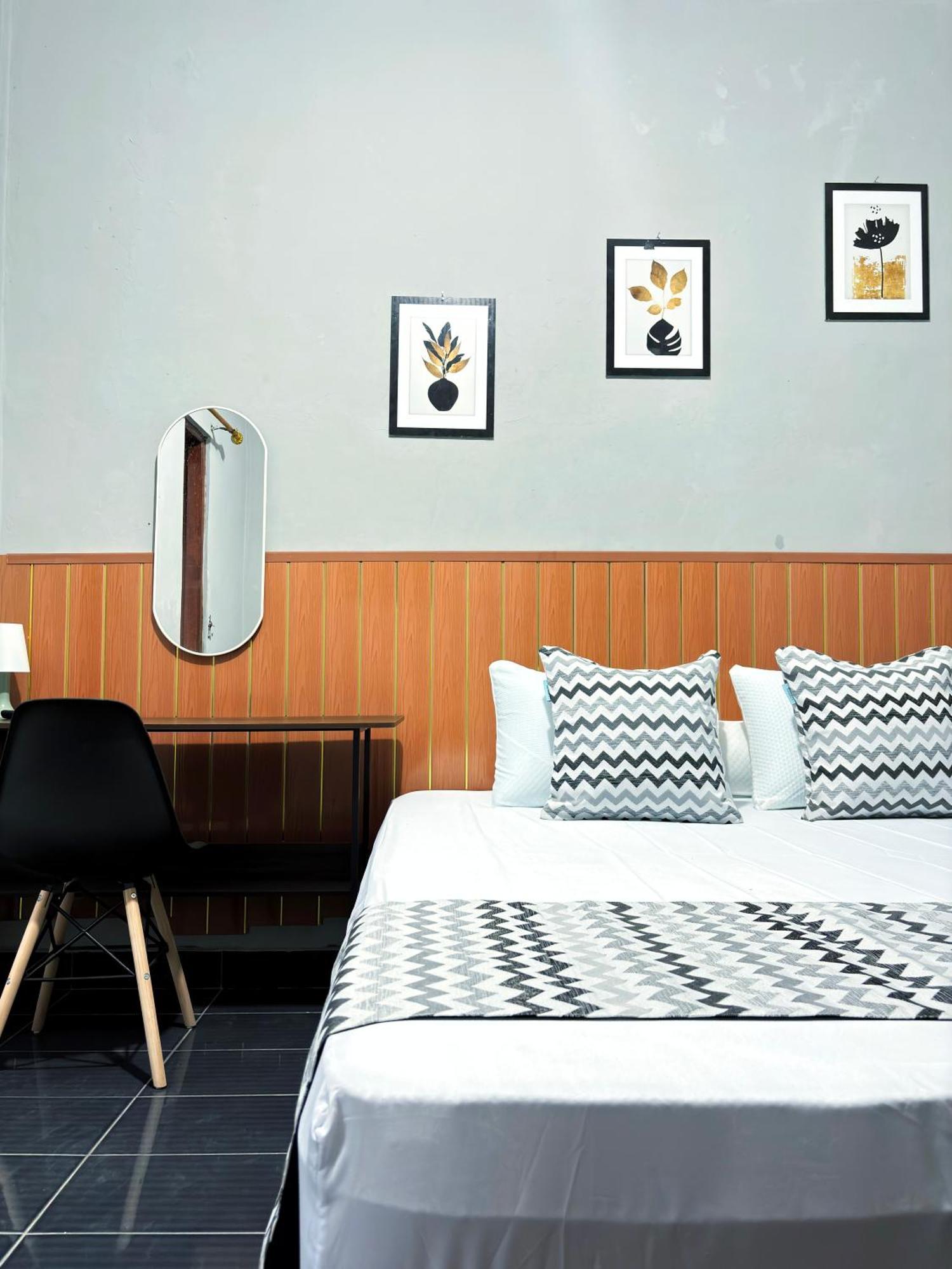 Jogja Day Inn Джокьякарта Экстерьер фото