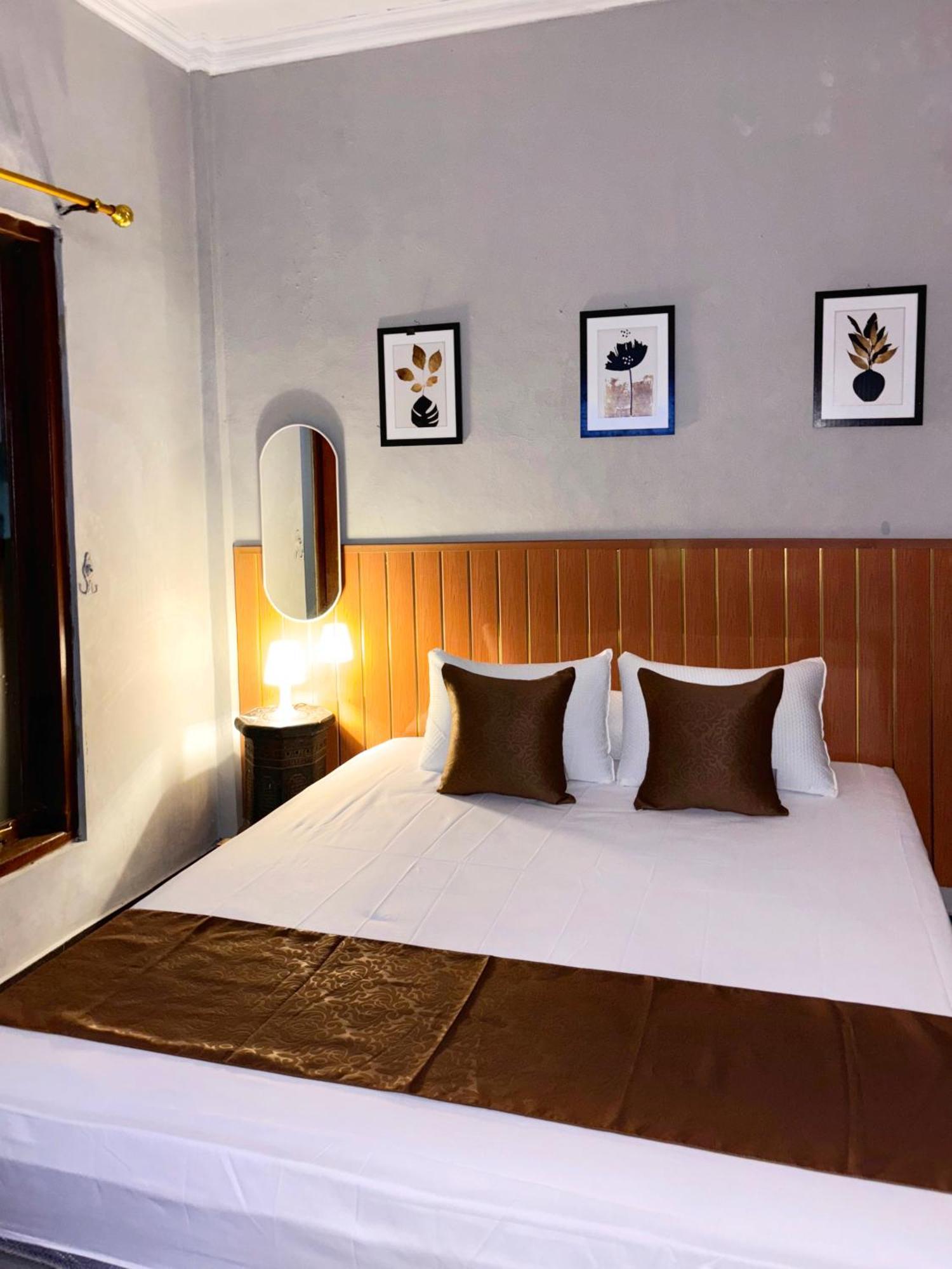 Jogja Day Inn Джокьякарта Экстерьер фото