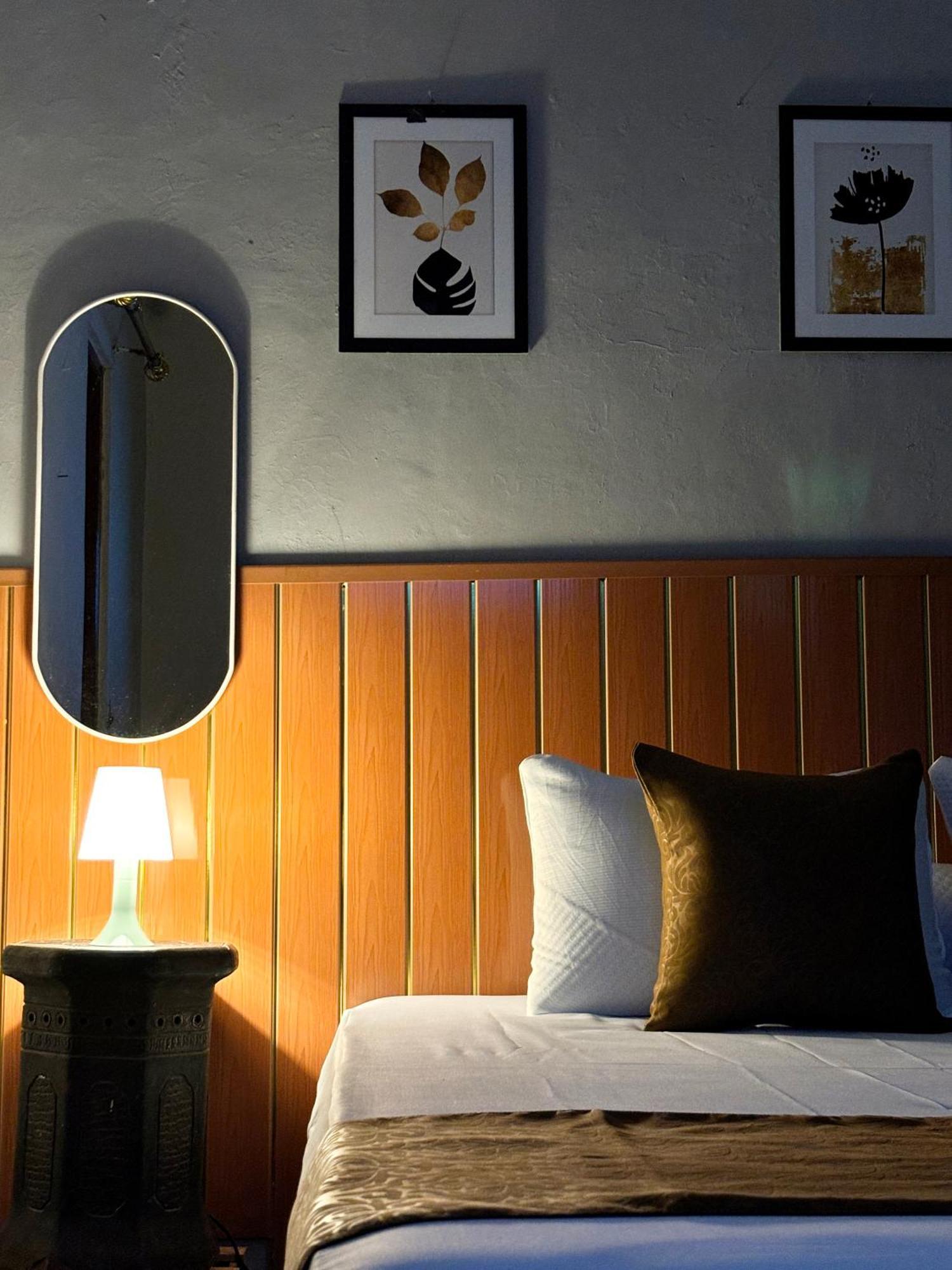 Jogja Day Inn Джокьякарта Экстерьер фото