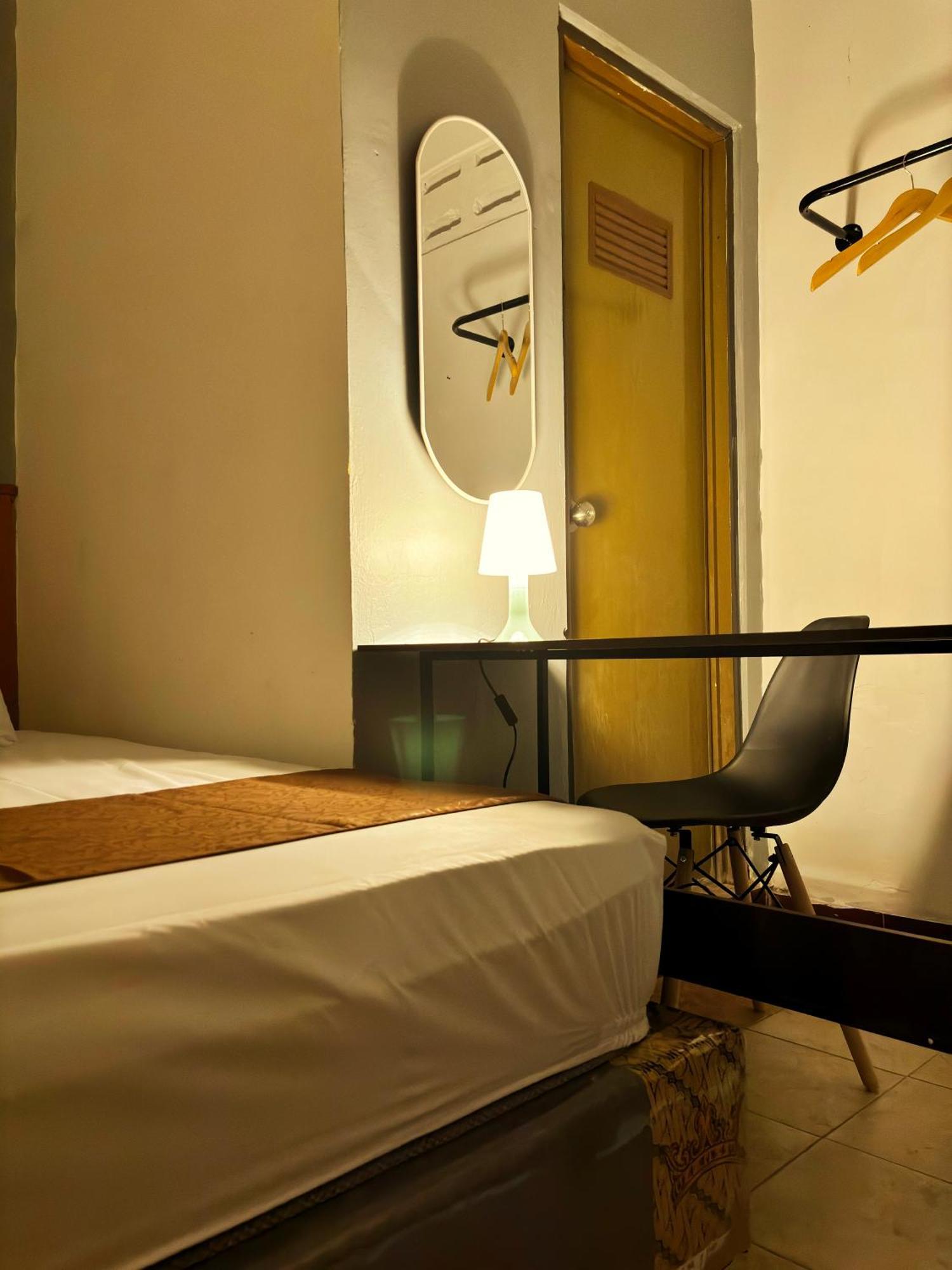 Jogja Day Inn Джокьякарта Экстерьер фото