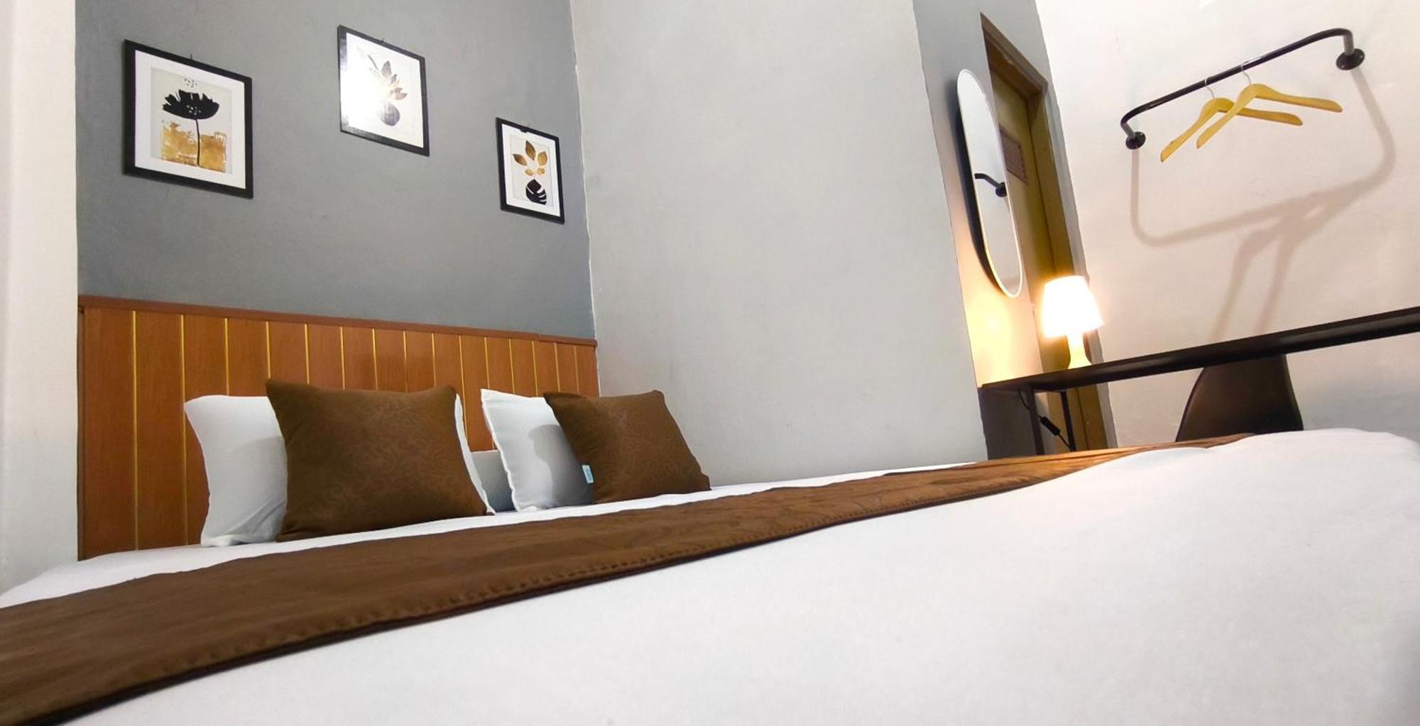 Jogja Day Inn Джокьякарта Экстерьер фото
