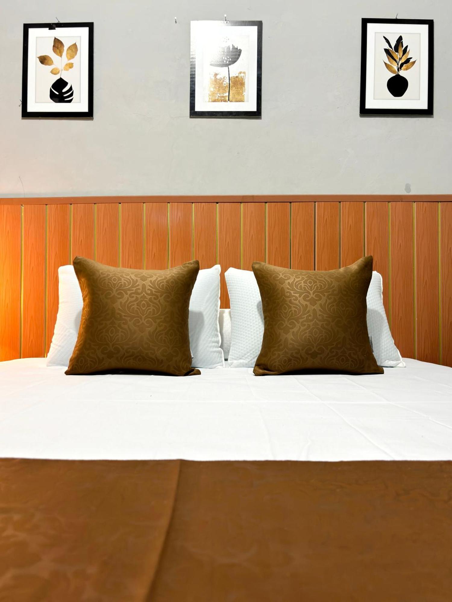 Jogja Day Inn Джокьякарта Экстерьер фото