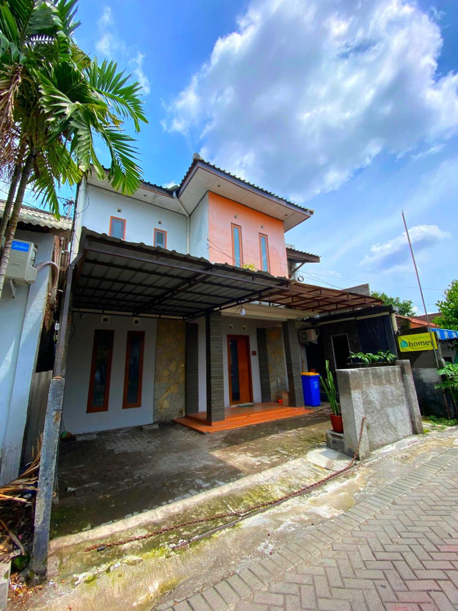 Jogja Day Inn Джокьякарта Экстерьер фото